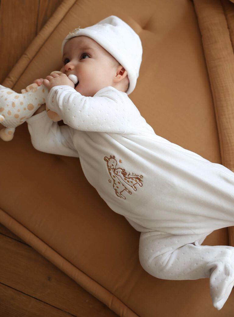 Pyjama et bonnet en velours écru