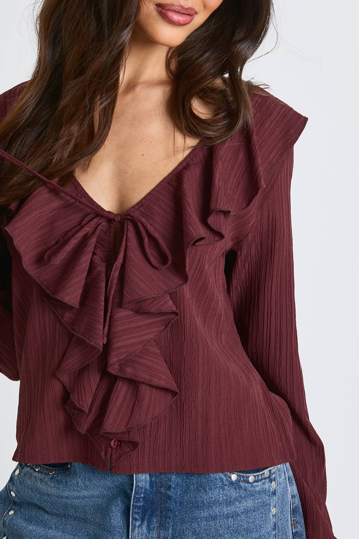 boohoo Blouse à nouer à l'avant en tissu texturé froissé