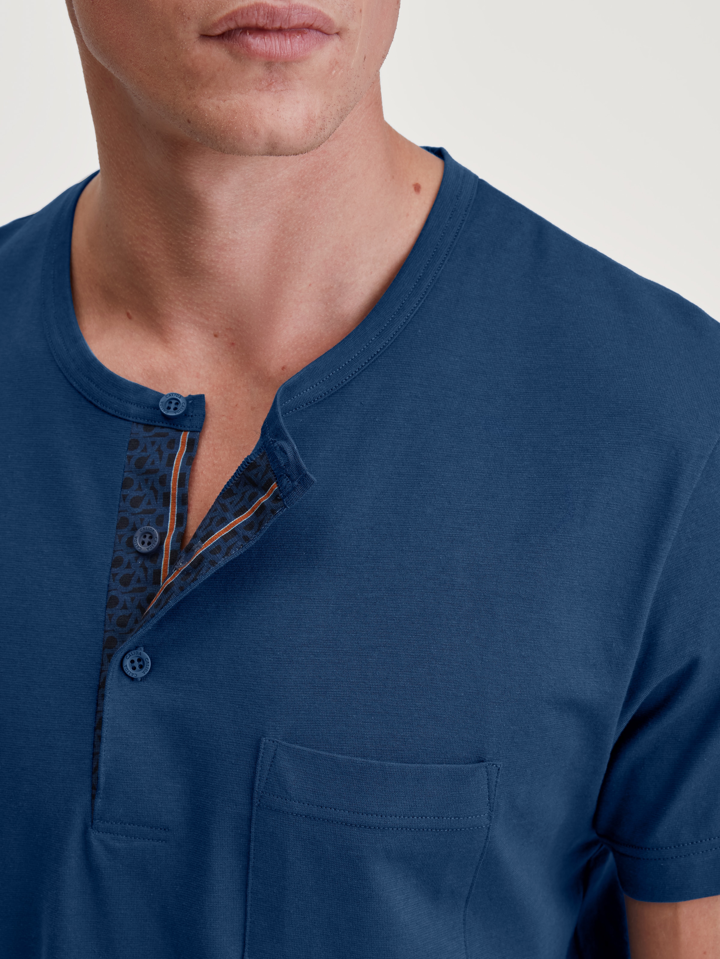 CALIDA Shorty »Relax Imprint 1« 2 Stk. tlg., mit Rundhalsausschnitt, Knopfleiste, kurze Ärmel, Single Jersey