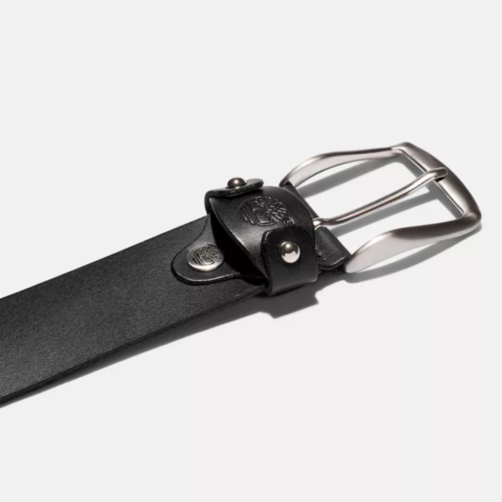 Cinto de couro com fivela quadrada e logotipo em forma de laço para homens, na cor preta.