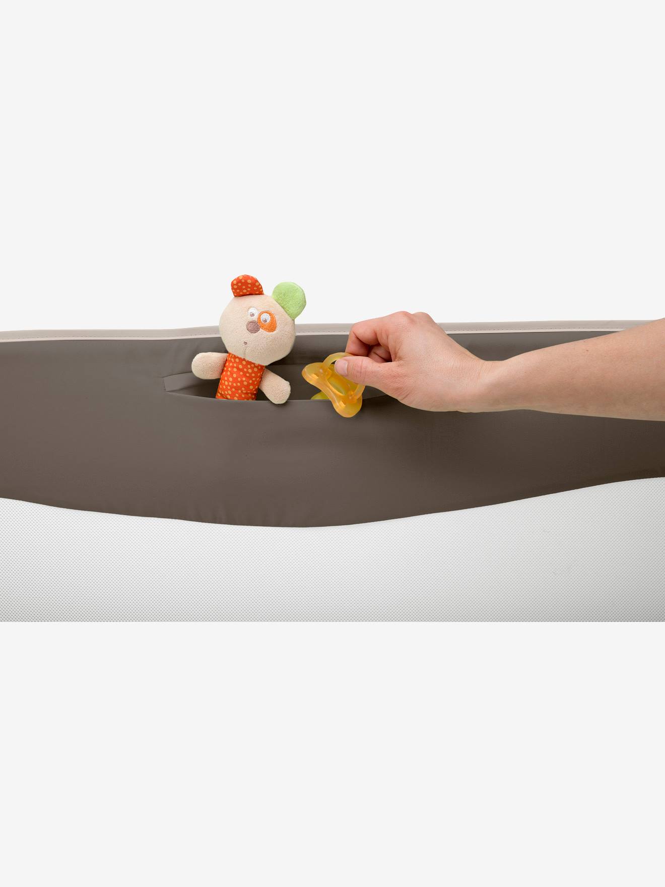 Grade de proteção dobrável CHICCO para cama, tamanho médio, marrom liso