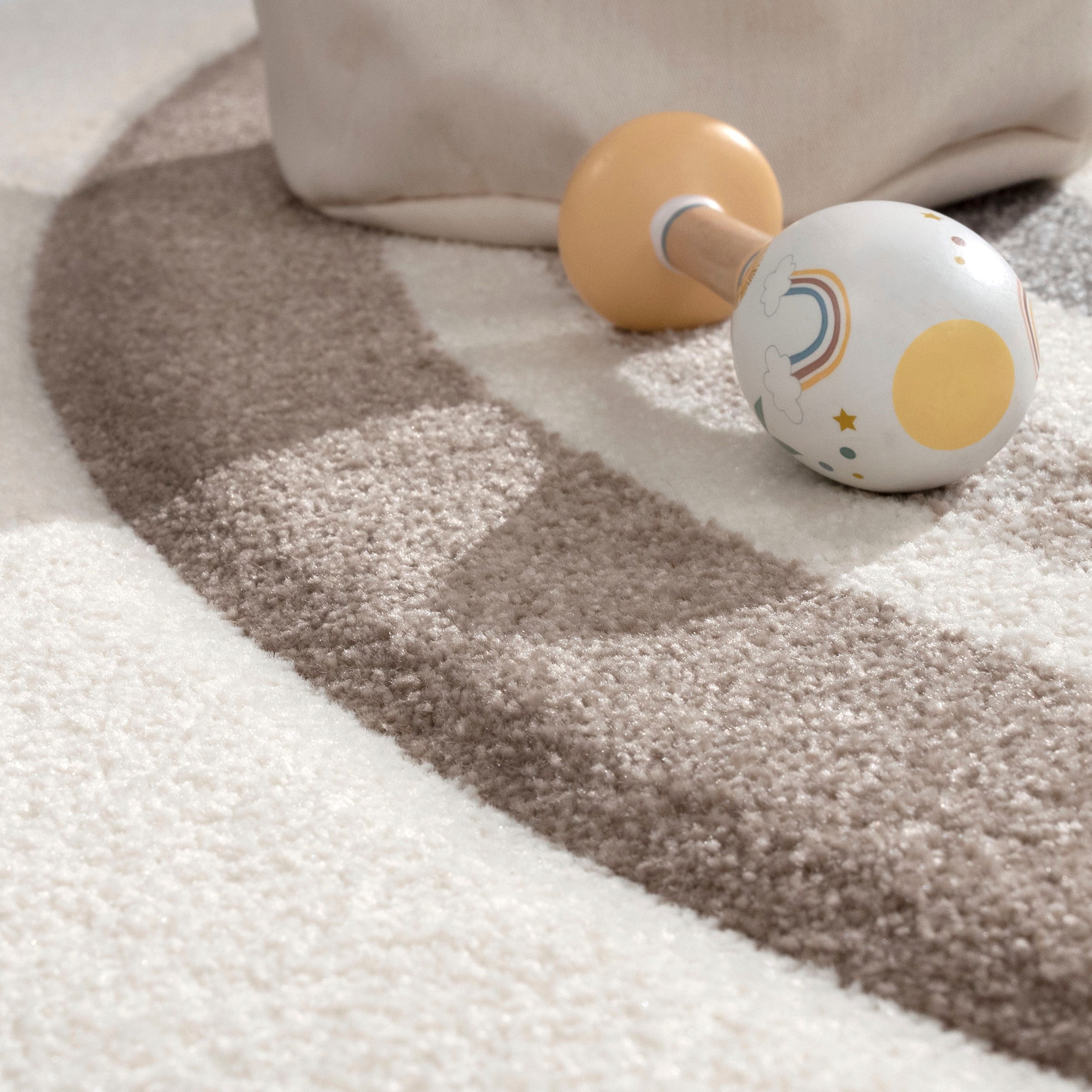 Paco Home Kinderteppich »Cosmos 351« rund 16 mm Höhe Kurzflor, Spielteppich, Motiv Regenbogen & Herz, Kinderzimmer