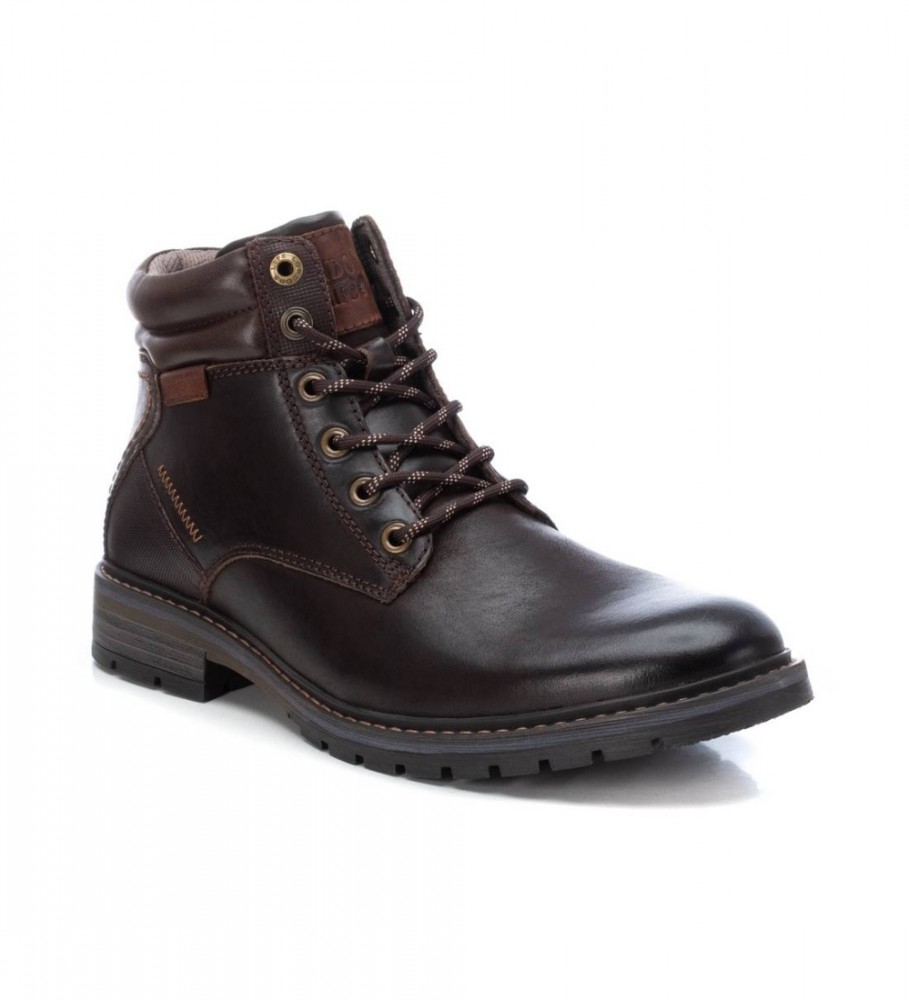 Botas de tornozelo Carmela em couro marrom, modelo 160993.