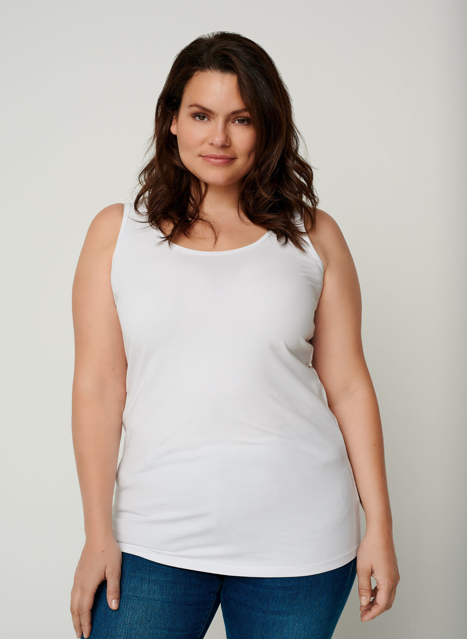 Ensfarvet basis top