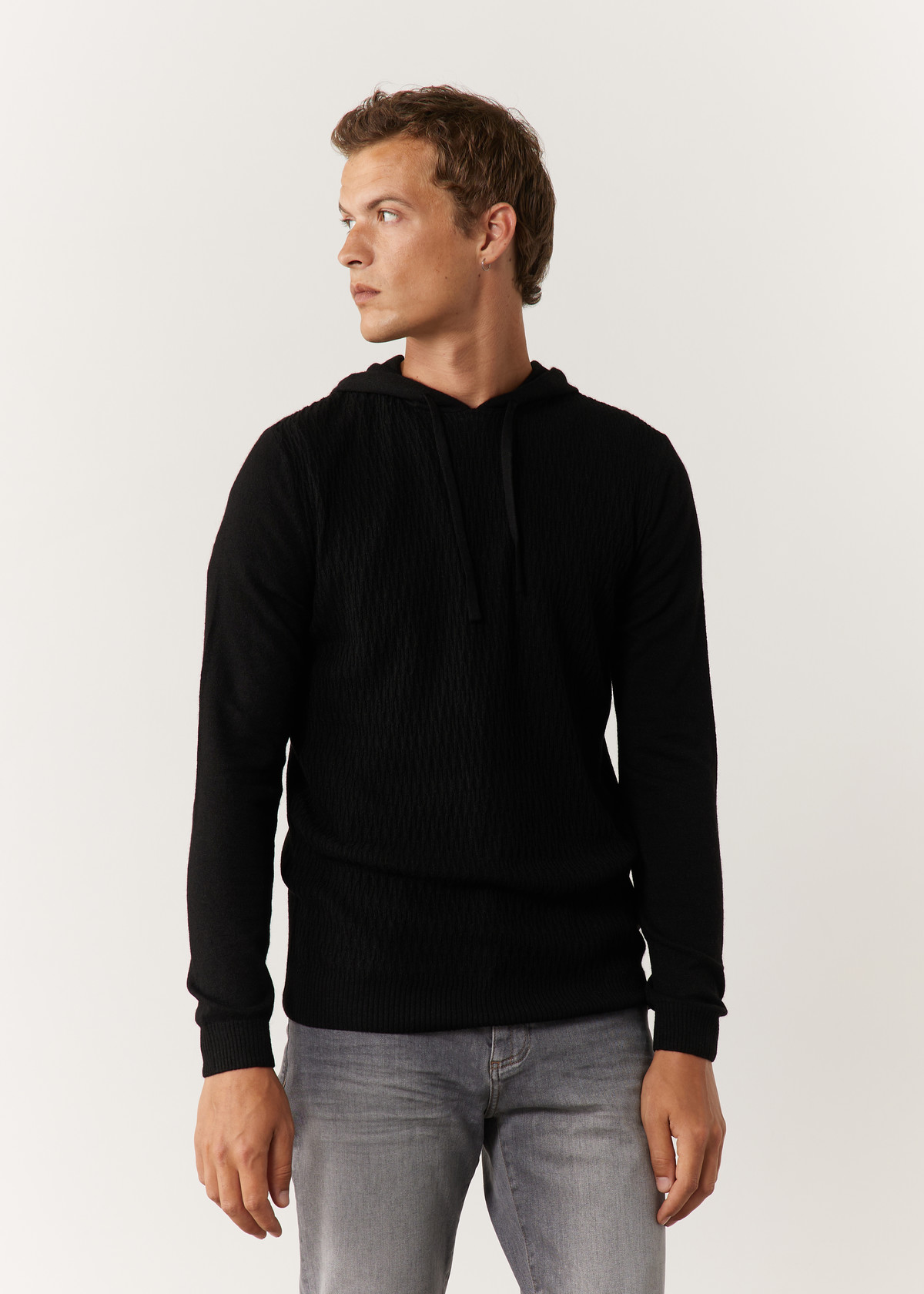 Pull à capuche uni noir