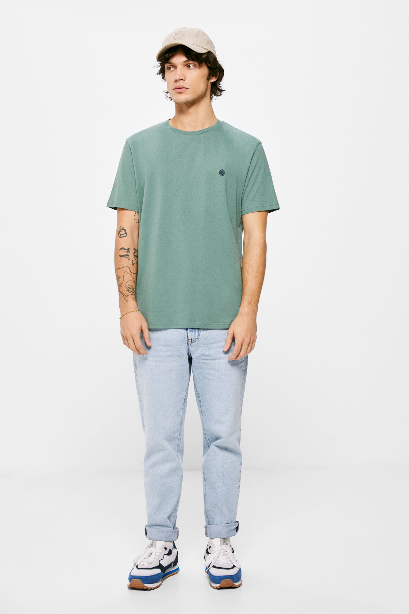 Camiseta básica com estampa de árvore - verde
