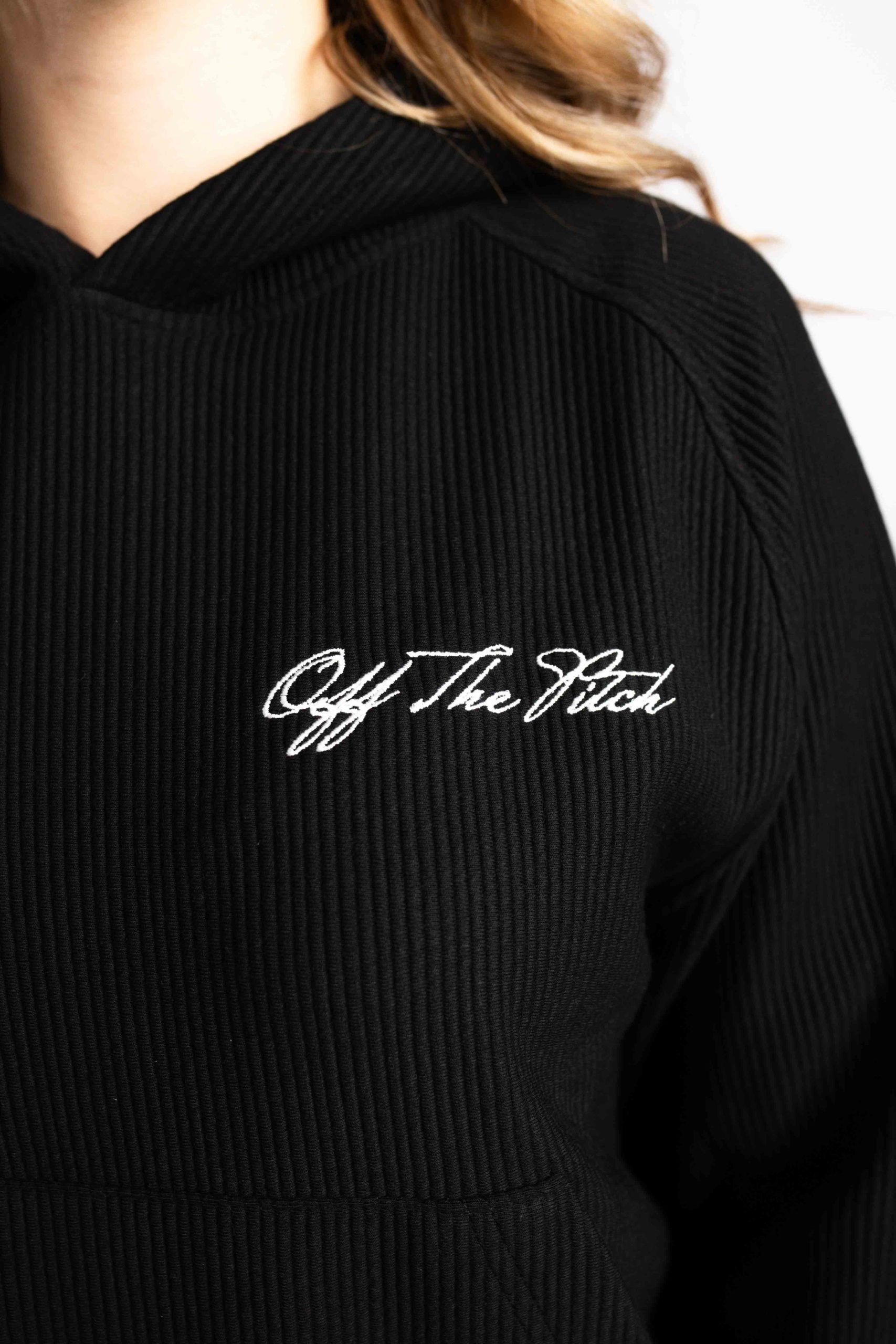 Off The Pitch Script Rib Hoodie Dames Zwart