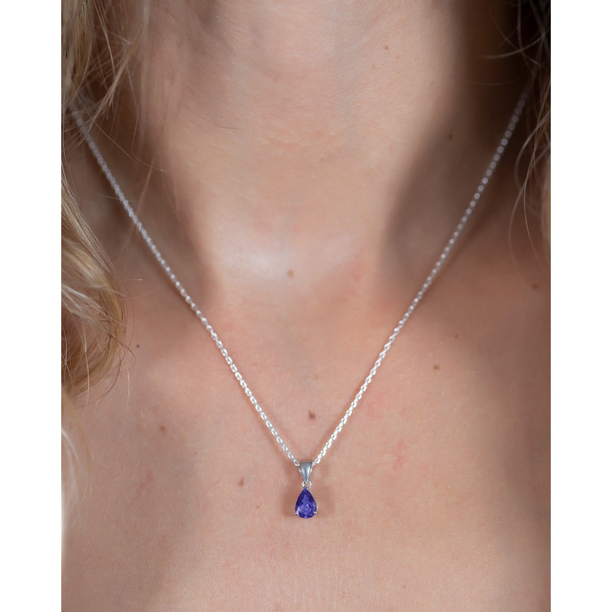 Collier Pendentif ADEN Or 585 Blanc Tanzanite Chaine Or 585 incluse 0.49grs
