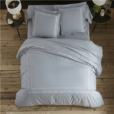 Linge de lit percale fleurs brodées et torsades - BECQUET CRÉATION