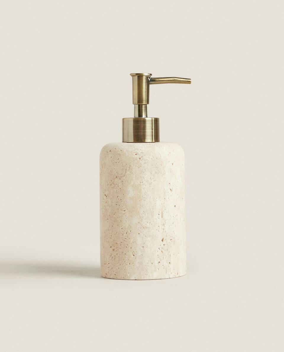 Conjunto de banheiro em mármore bege