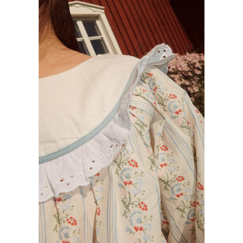 Køb Flöss Soft white/Bright blue Abigail Kjole