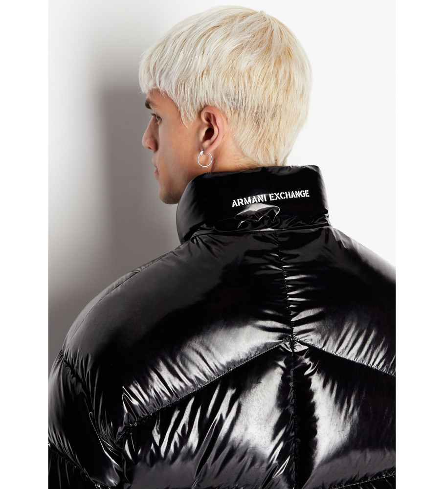 Casaco de penas preto da Armani Exchange