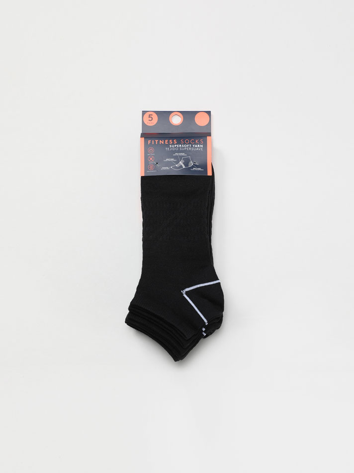Pacote com 5 meias esportivas de cano curto - pretas