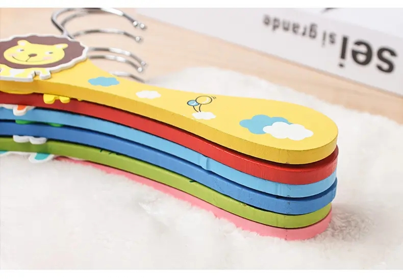 (6er Set) Holz Kinder Kleiderbügel Baby Kleiderschrank Organizer für Bodys / Strampler / Jacken - Tiere