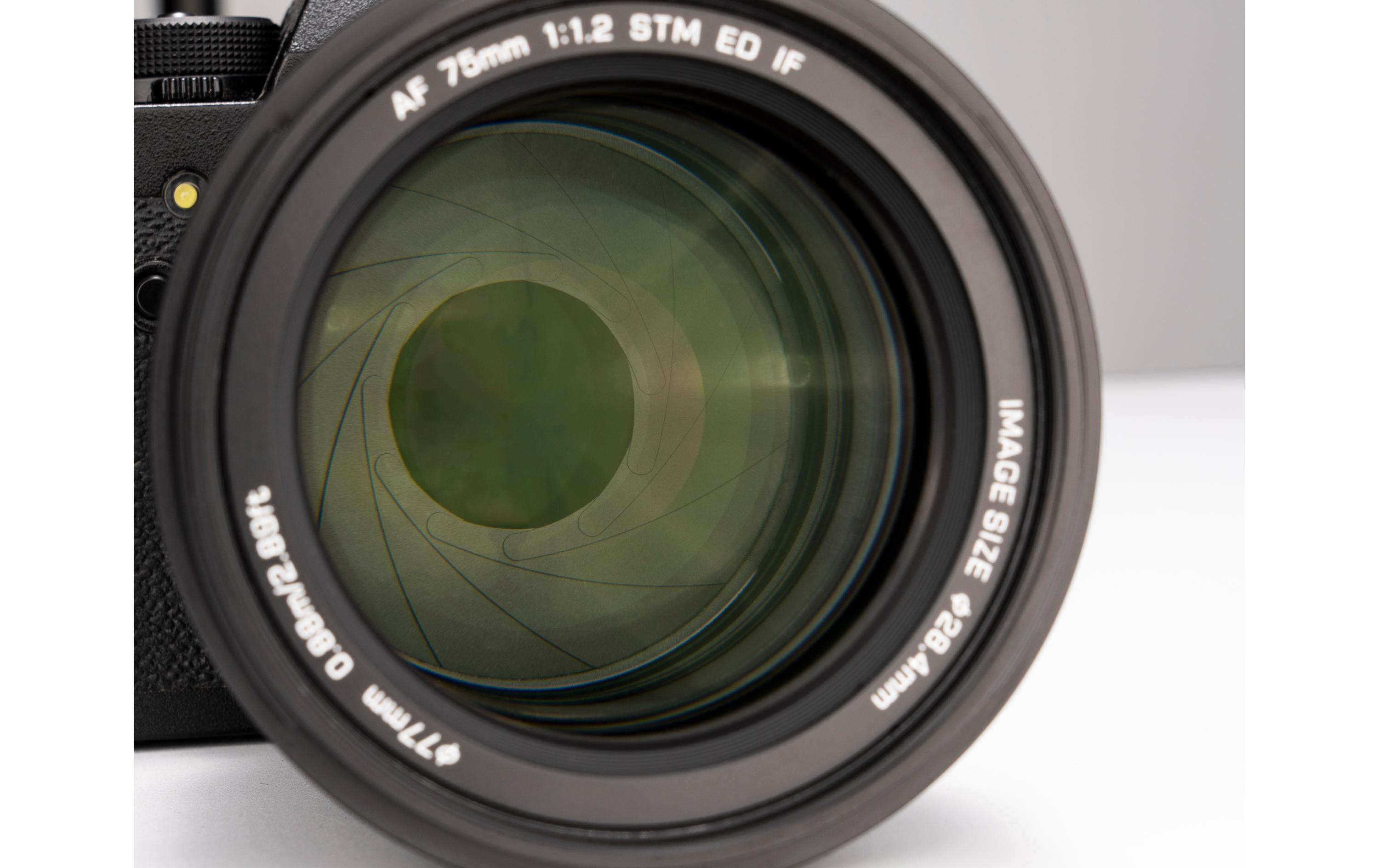 Festbrennweite AF 75/1.2 XF – Fujifilm X-Mount<br>Autofokus-Objektiv mit grosser Blendenöffnung