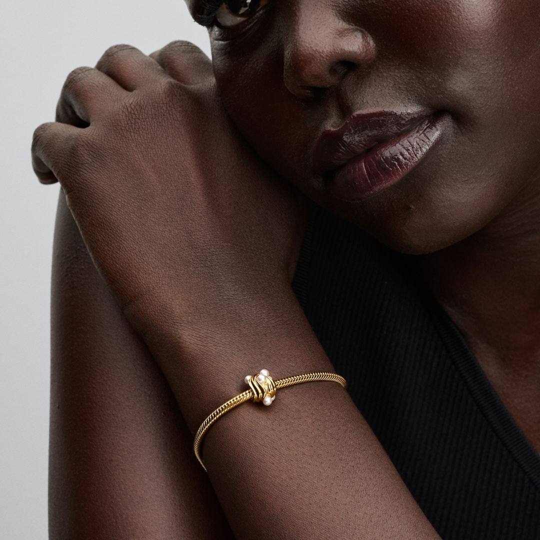 Pandora Gold Moments Abstrakter Wellen Charm