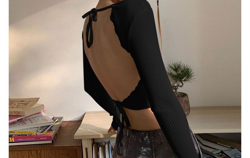 Smackthat - Cropped T-shirt met lange mouwen, ronde hals, effen kant en rugloze geribbelde zoom