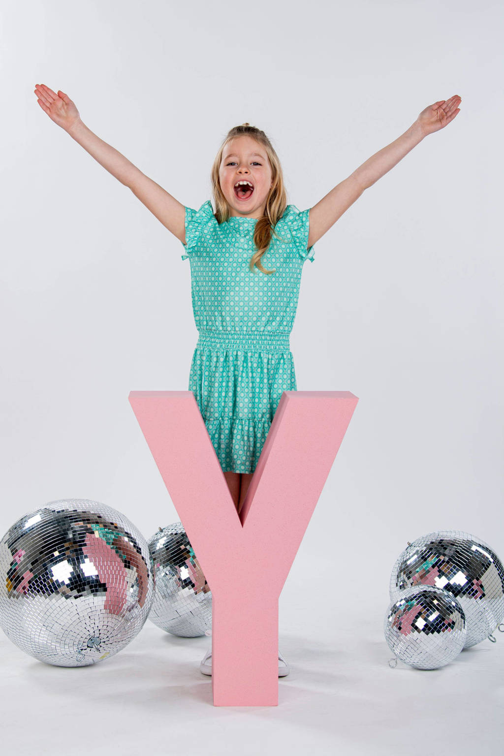B.Nosy jurk met all over print en ruches mintgroen