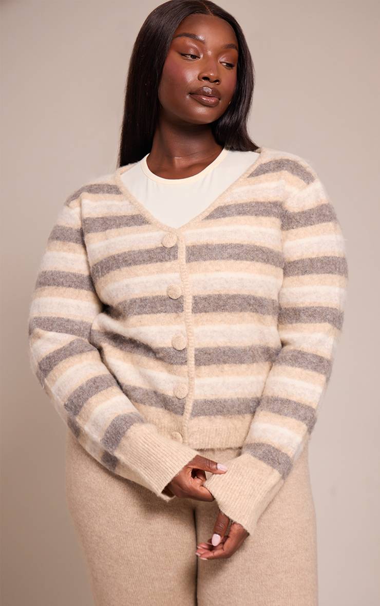Beige Cardigan En Maille Brossée Grande Taille À Rayures Col V Et Boutons Recouverts