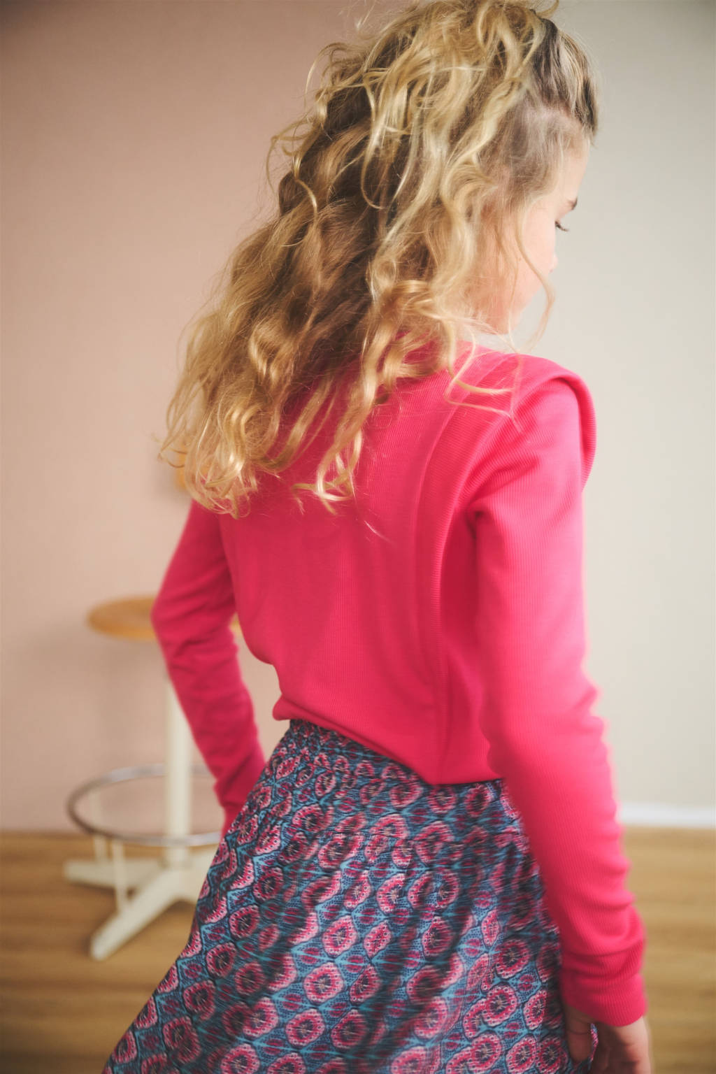 NONO jurk Morly met all over print fuchisa/lichtblauw