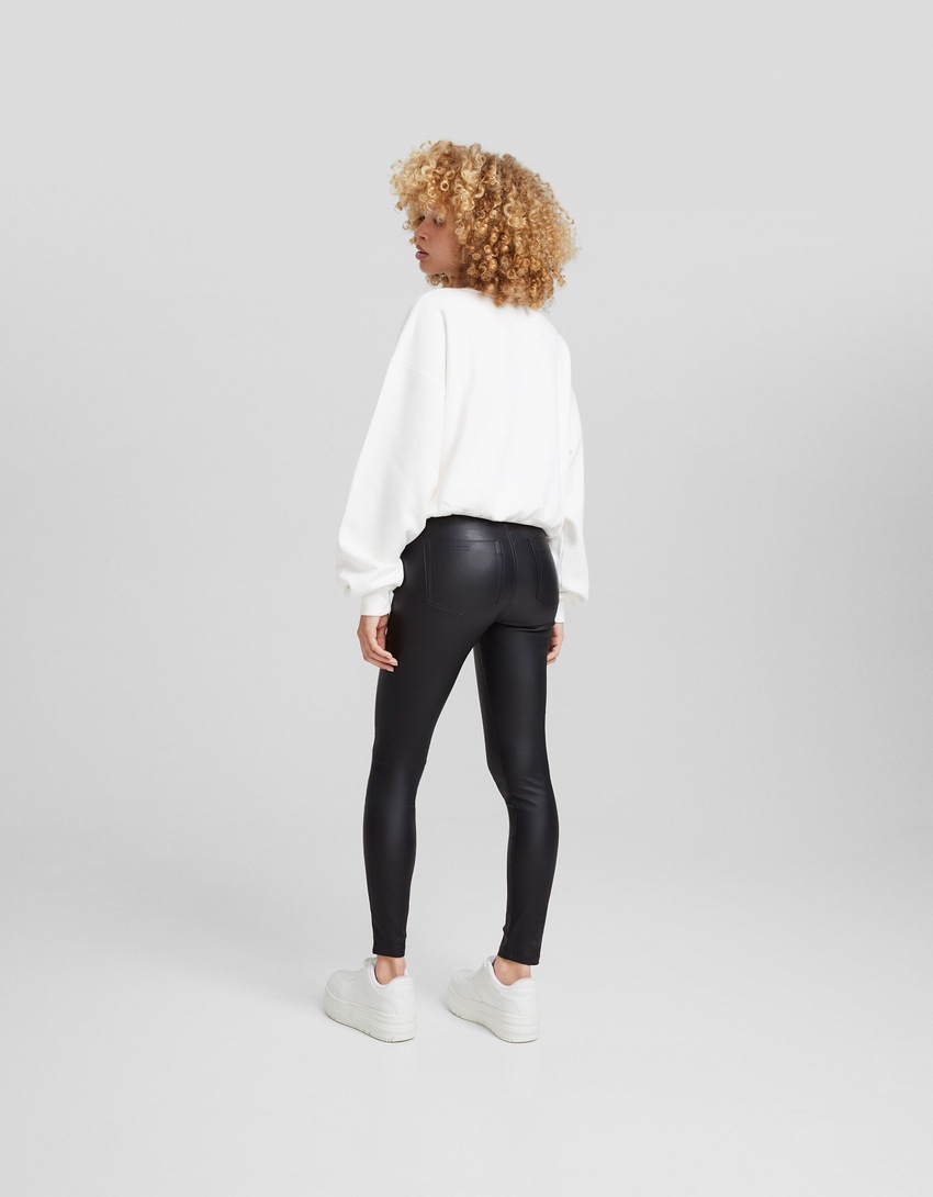 calças skinny revestidas