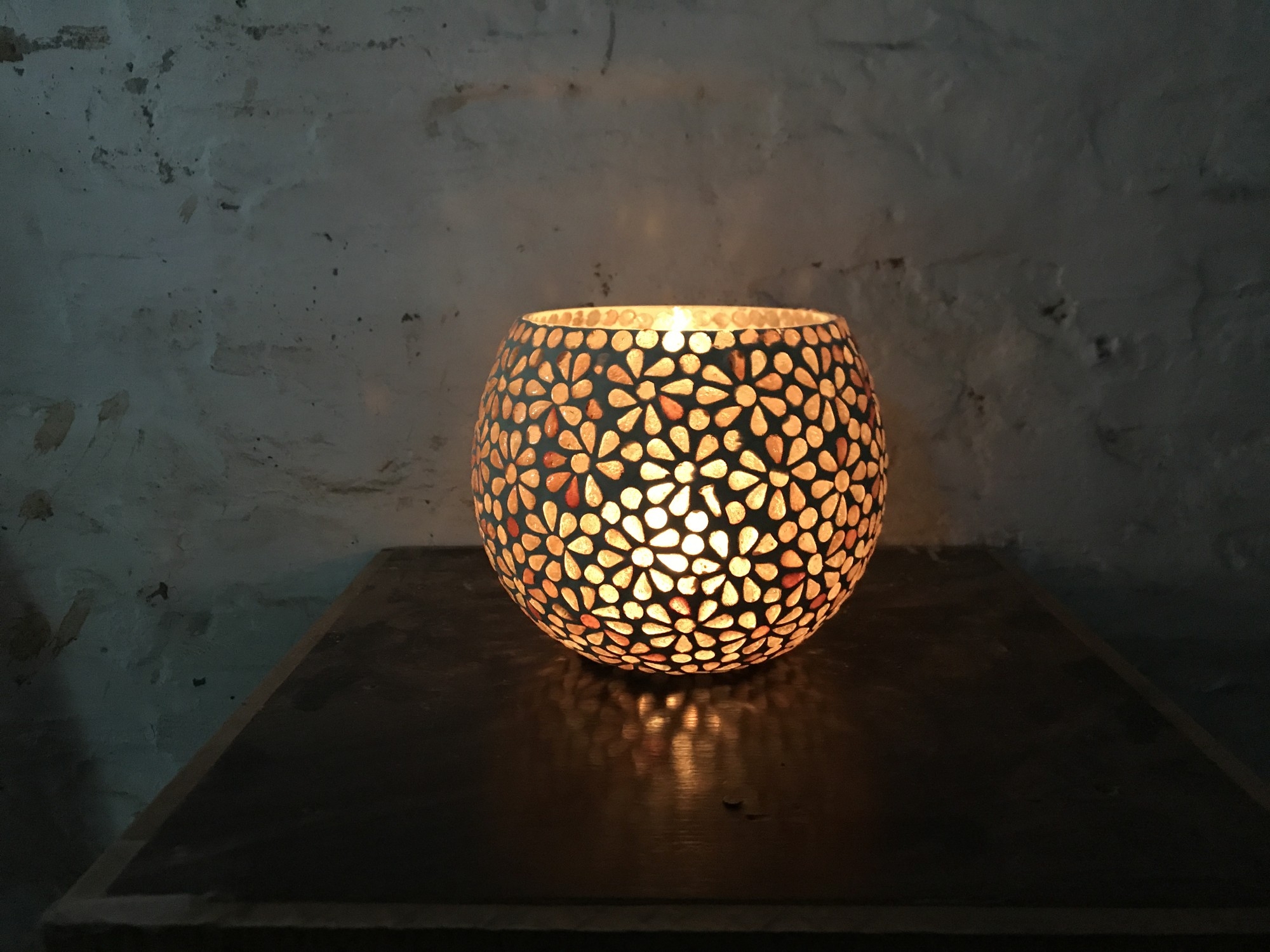 Windlicht 'Weiße Blume', weiß, braun, Ø 15 cm, H 14 cm von fischer's lagerhaus