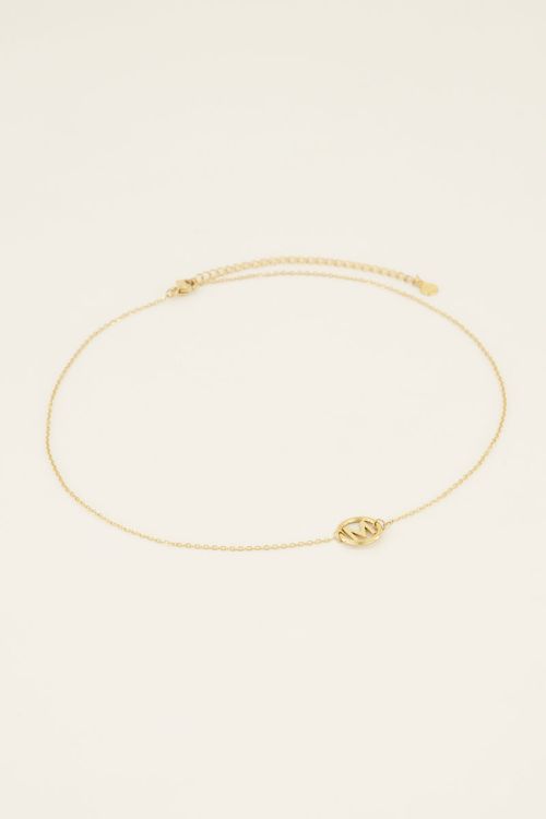 Ketting met initial in ronde bedel