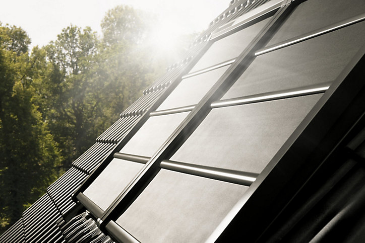 Volet roulant solaire souple fenêtre de toit Velux SSS SK06