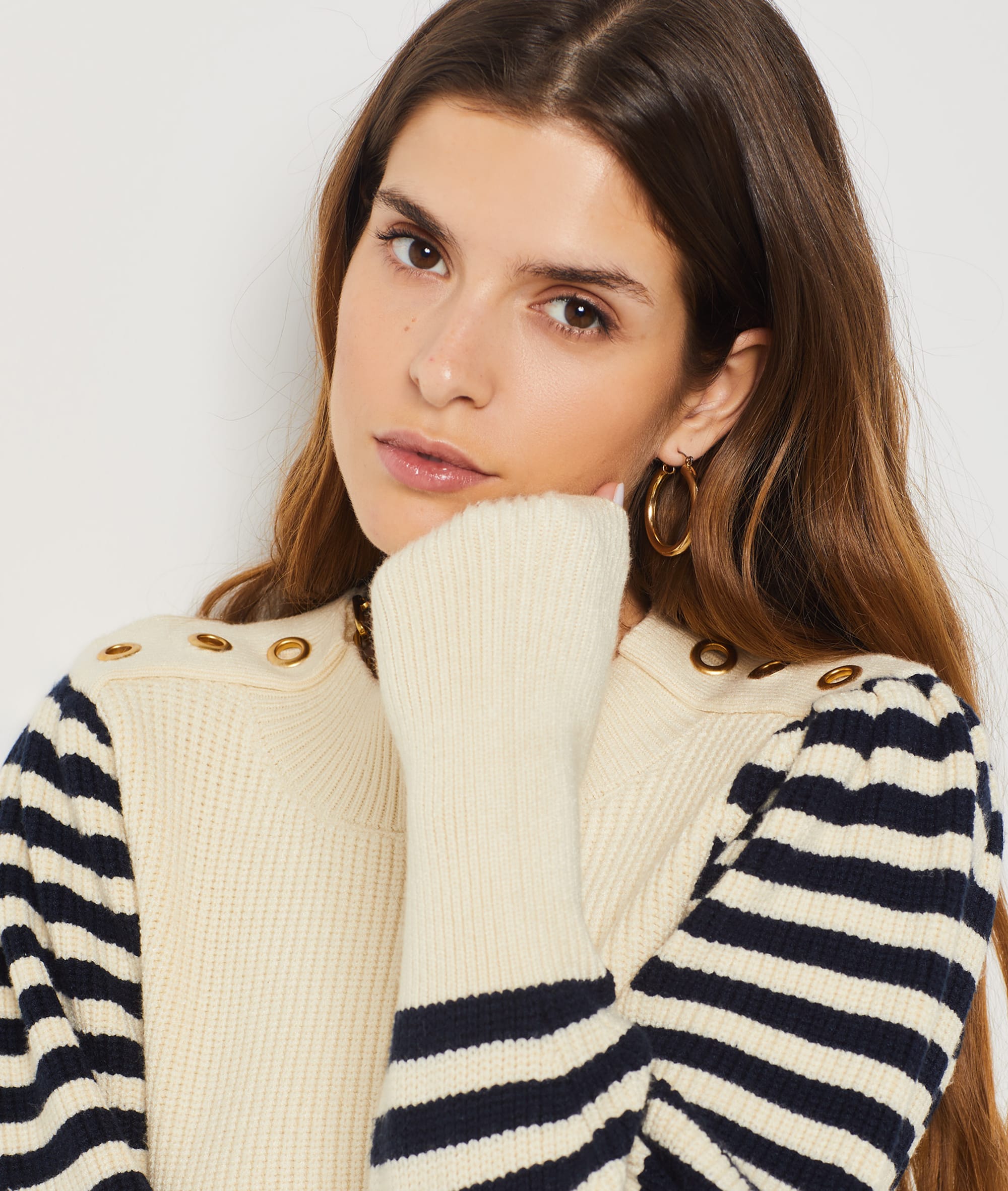 Pull en maille détails manches rayées