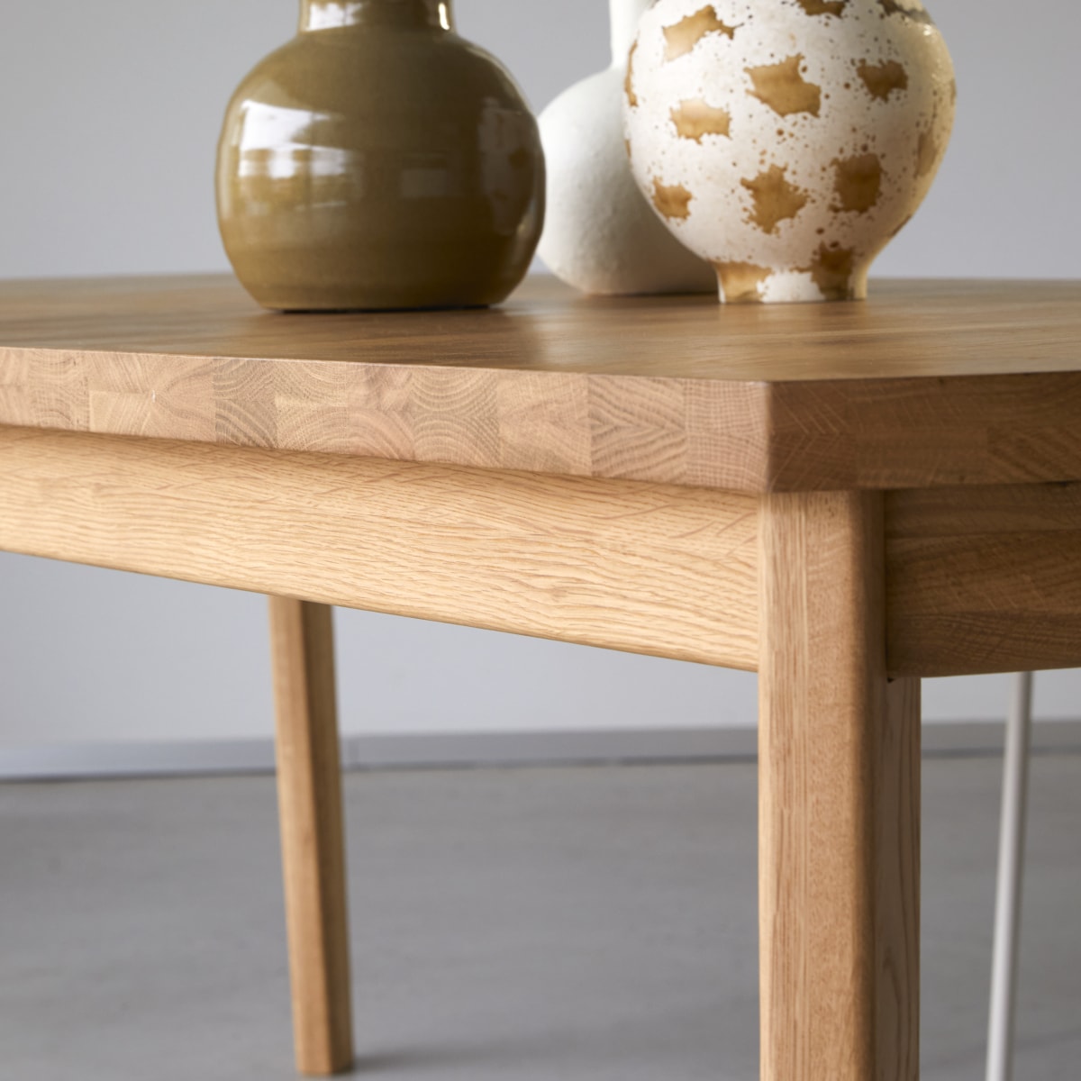 Tikamoon - Uitschuifbare tafel in massief eikenhout 270x95 Maia