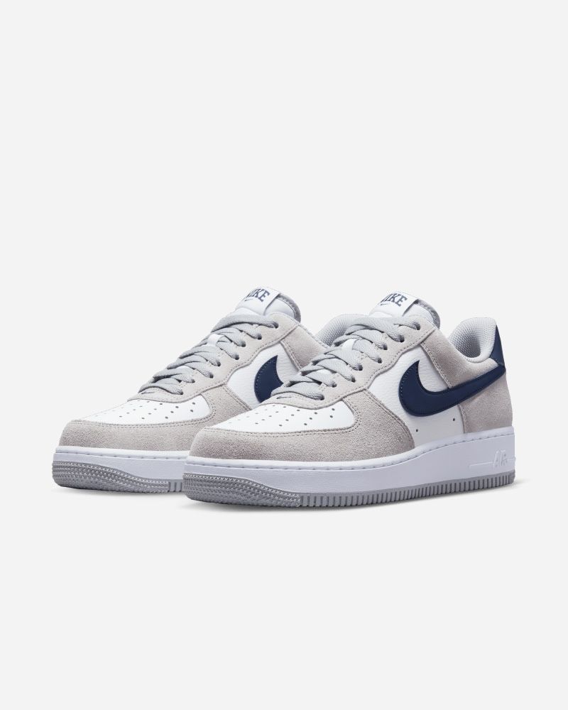 Chaussures Nike Air Force 1 '07 Gris pour homme