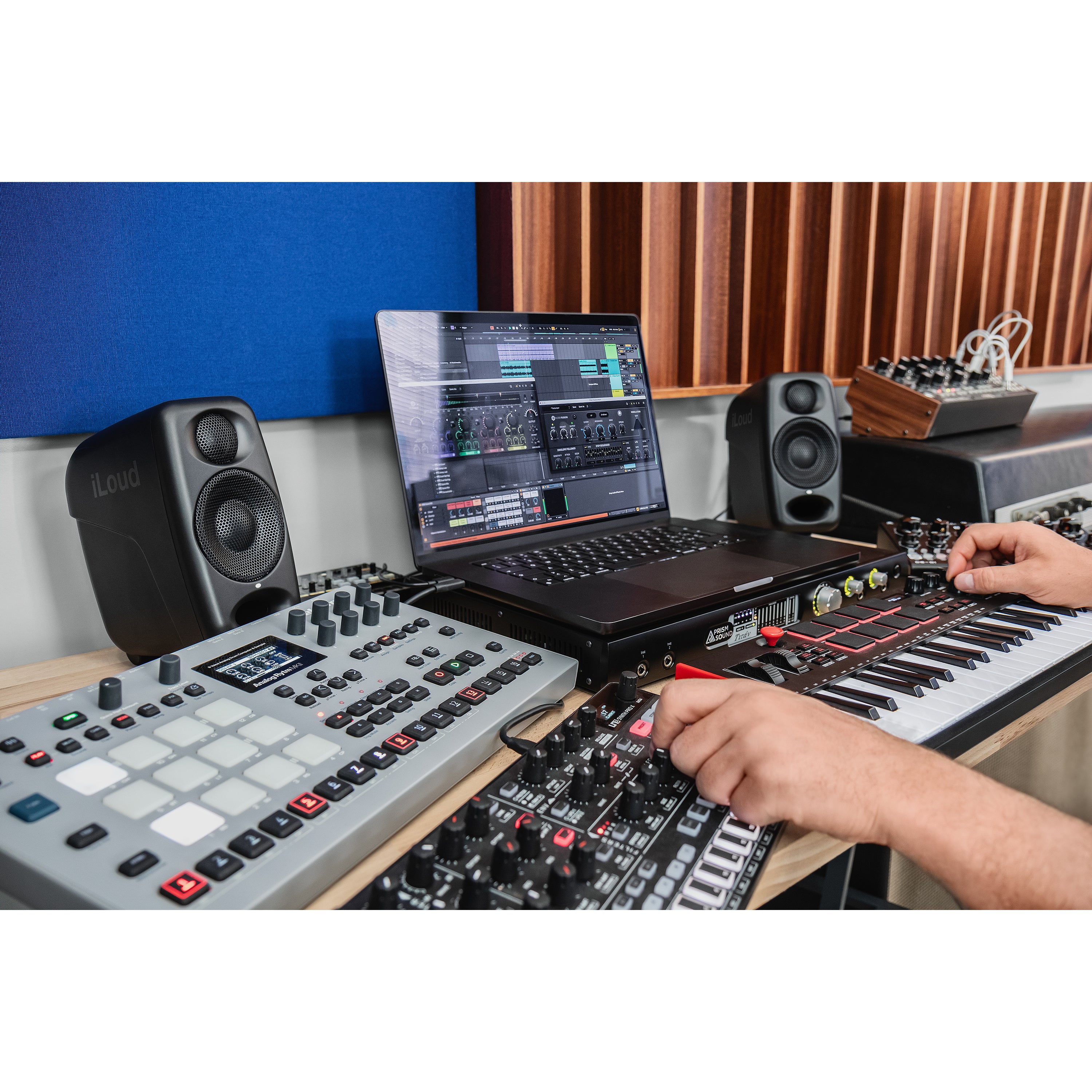 IK Multimedia iLoud Micro Monitor Pro (set van 2 + microfoon)