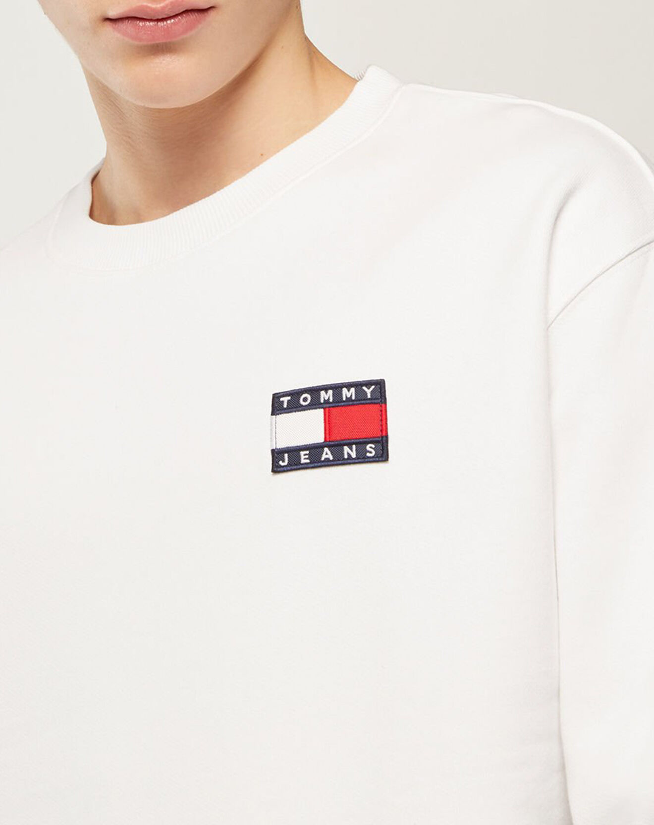 Tommy Jeans Sweat 100% Coton Bio avec badge blanc