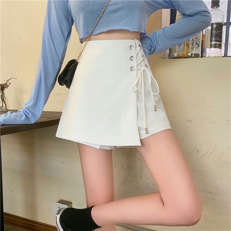 LINSI - Mini A-lijn rok met hoge taille en vetersluiting