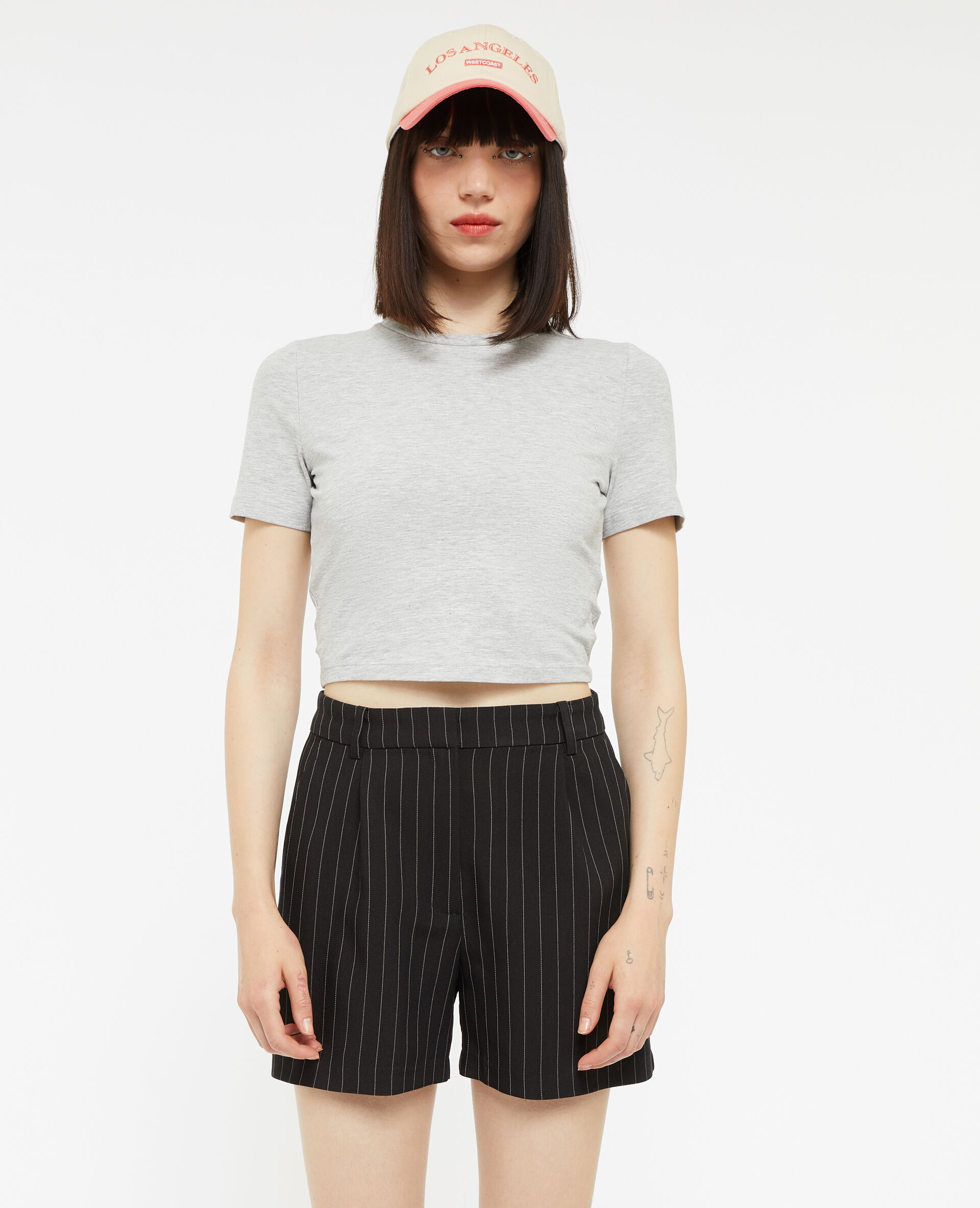 Short taille haute fines rayures avec pinces - Noir