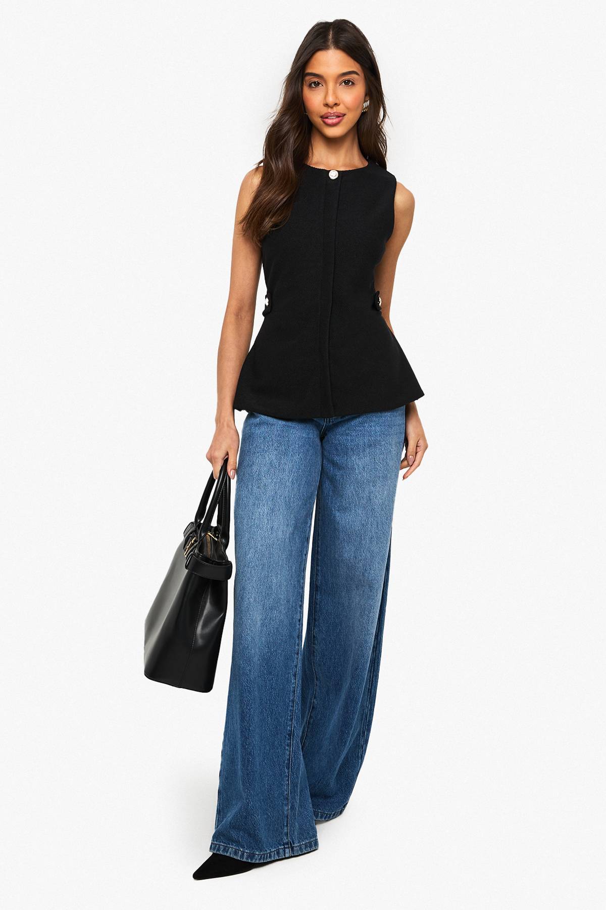 boohoo Gilet sans manches cintré à la taille avec boutons dorés texturés