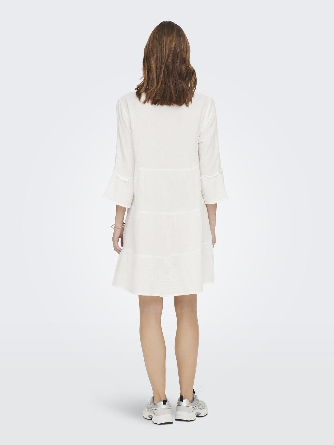 ONLTHYRA Kurzes Kleid Cloud Dancer