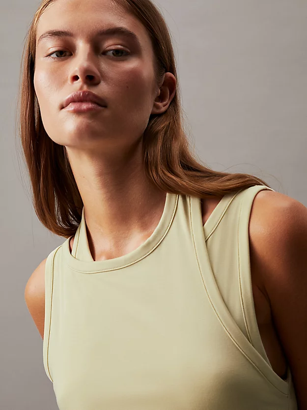 Vestido slip em camadas em malha macia