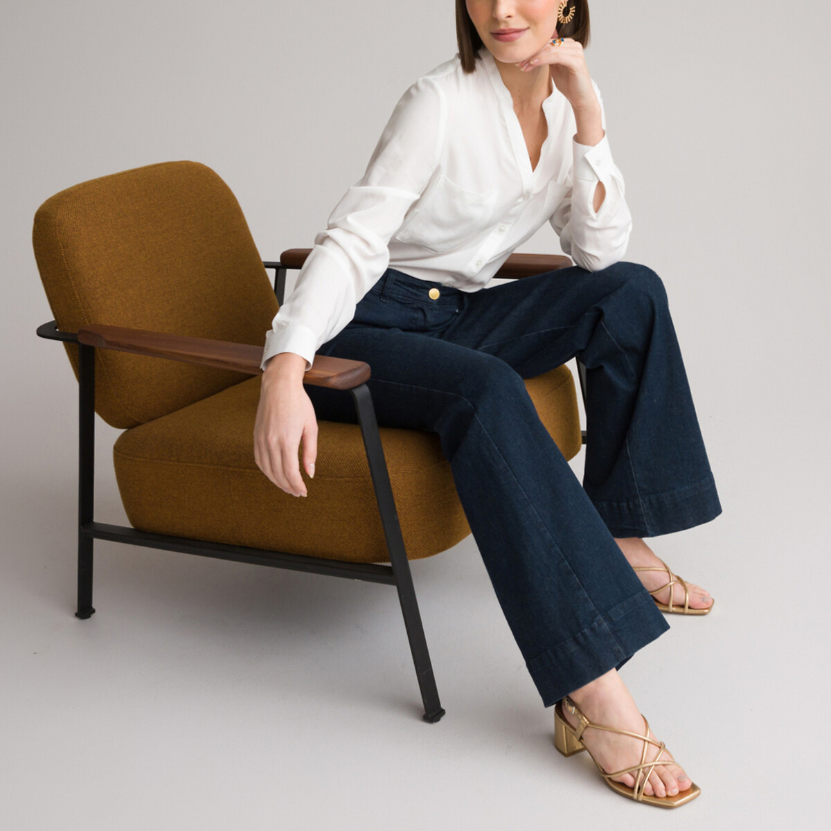 ANNE WEYBURN<br>Túnica reta com decote em V, tecido fluido