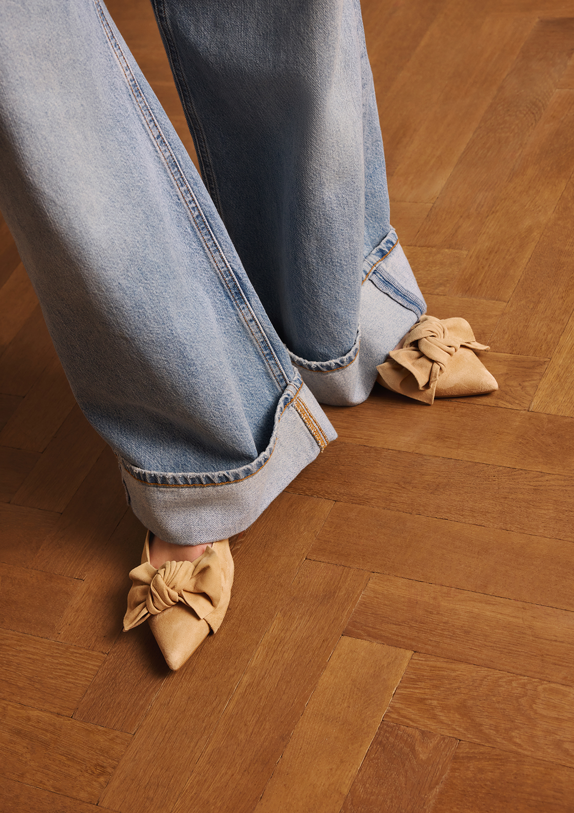Beige suède slingbacks
