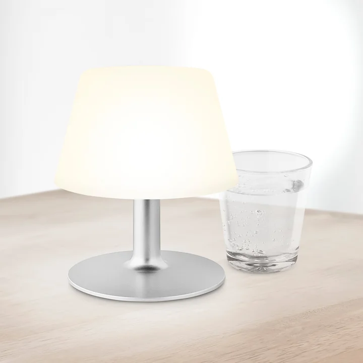 Eva Solo - SunLight Garten-Tischleuchte mit Glasschirm, Ø 13 x H 13,5 cm, weiss