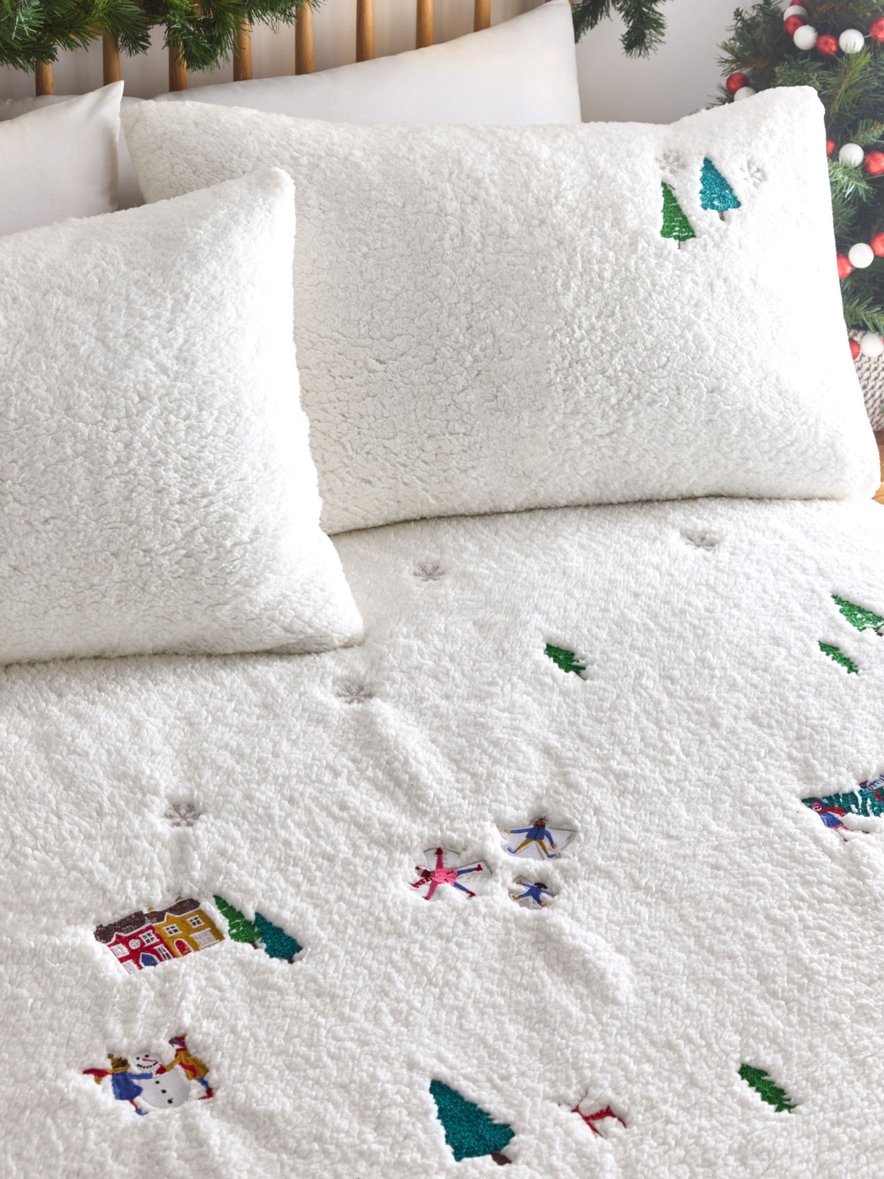 Furn Christmas Together Embroidered Fleece Duvet Cover Set