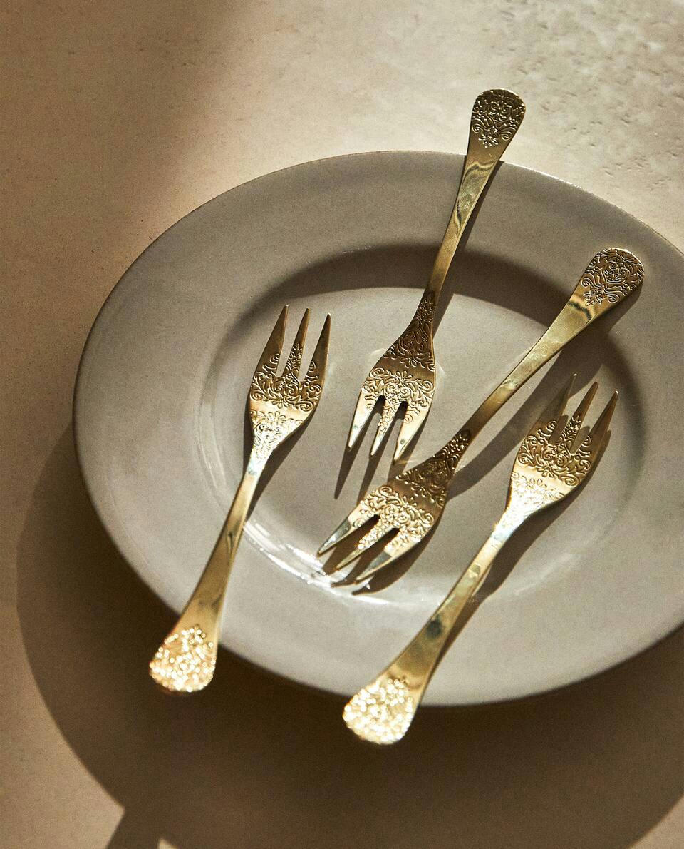 Conjunto de 4 garfos decorativos gravados para brunch.