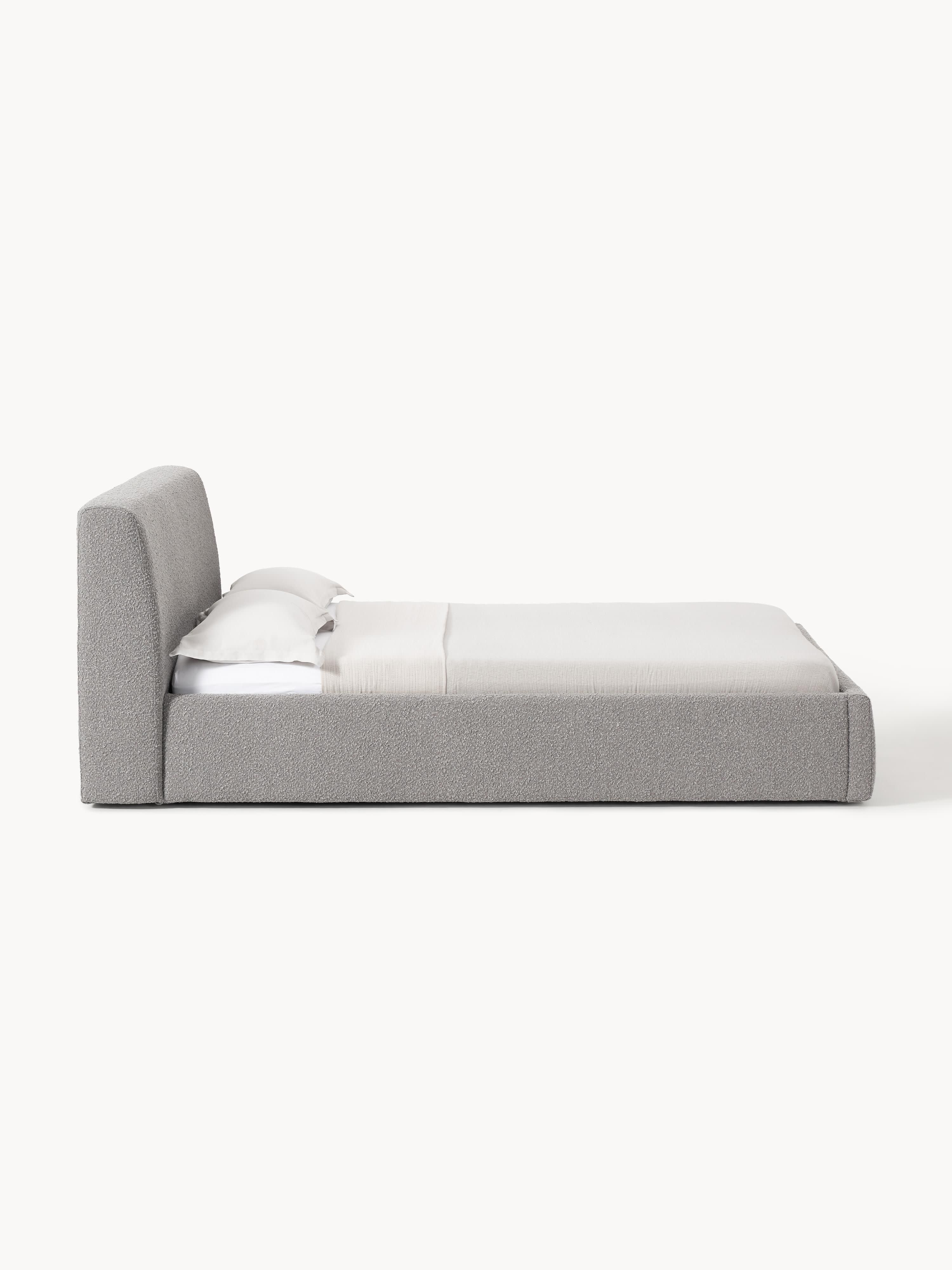 Bouclé gestoffeerd bed Cloud