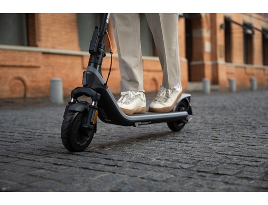 SEGWAY - Trottinette électrique Ninebot by Segway E2 Plus E II