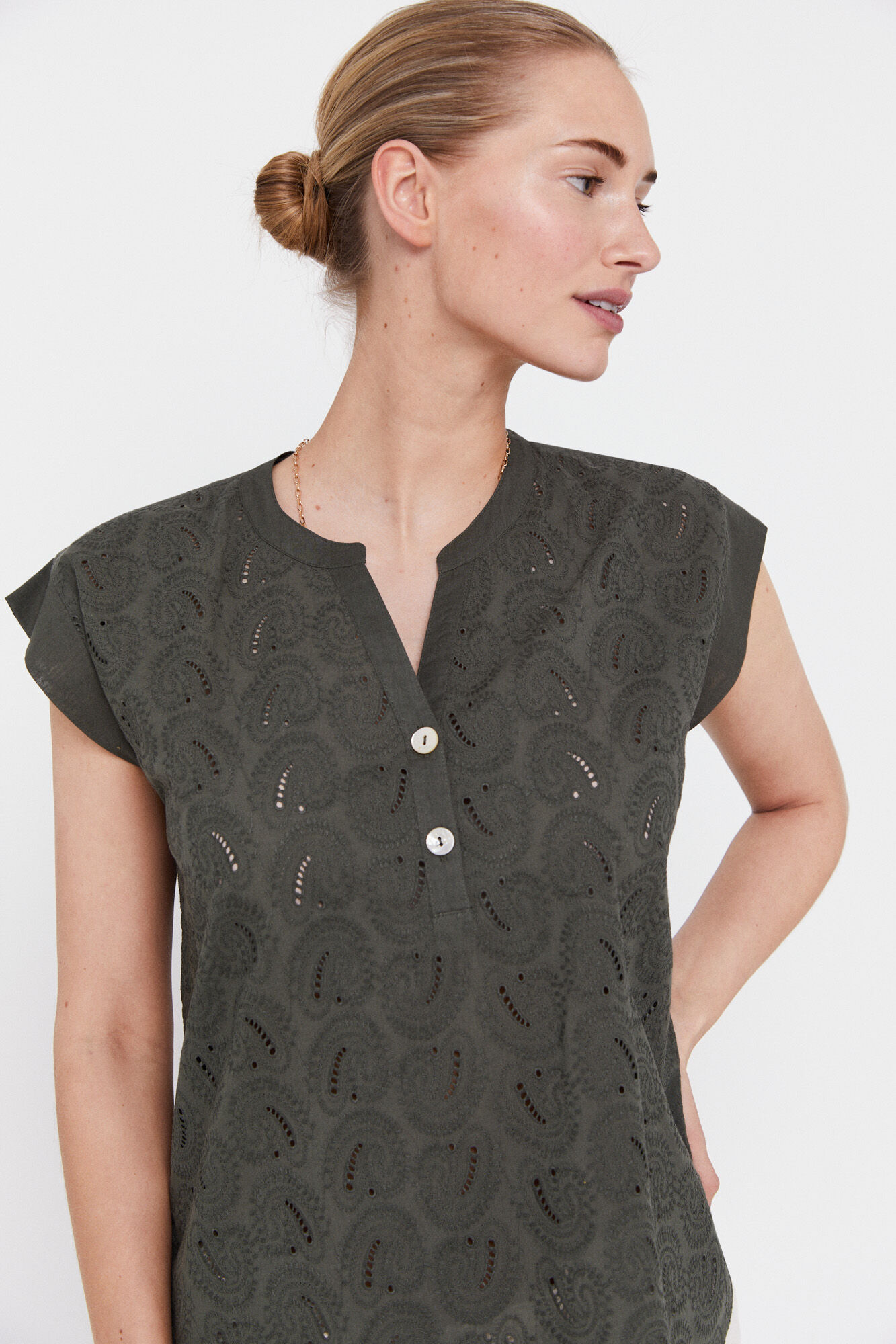 Blusa bordada - Kaki