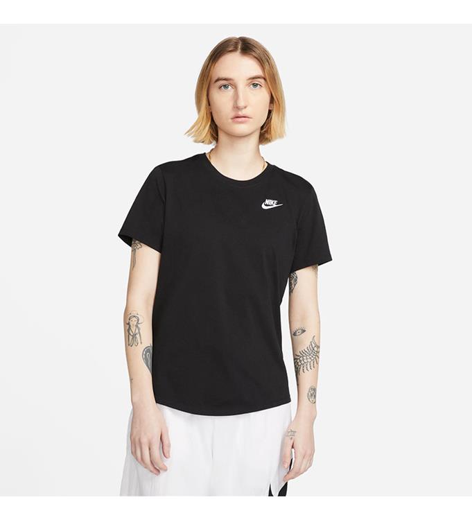 Nike Women Sportswear Club Essentials T-Shirt