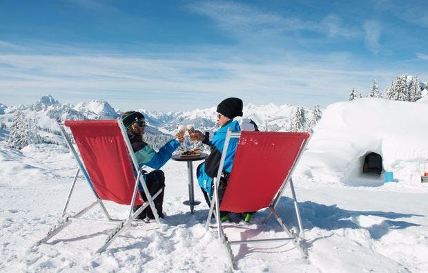 Iglu-Übernachtung in Davos-Kloster als romantisches Geschenk