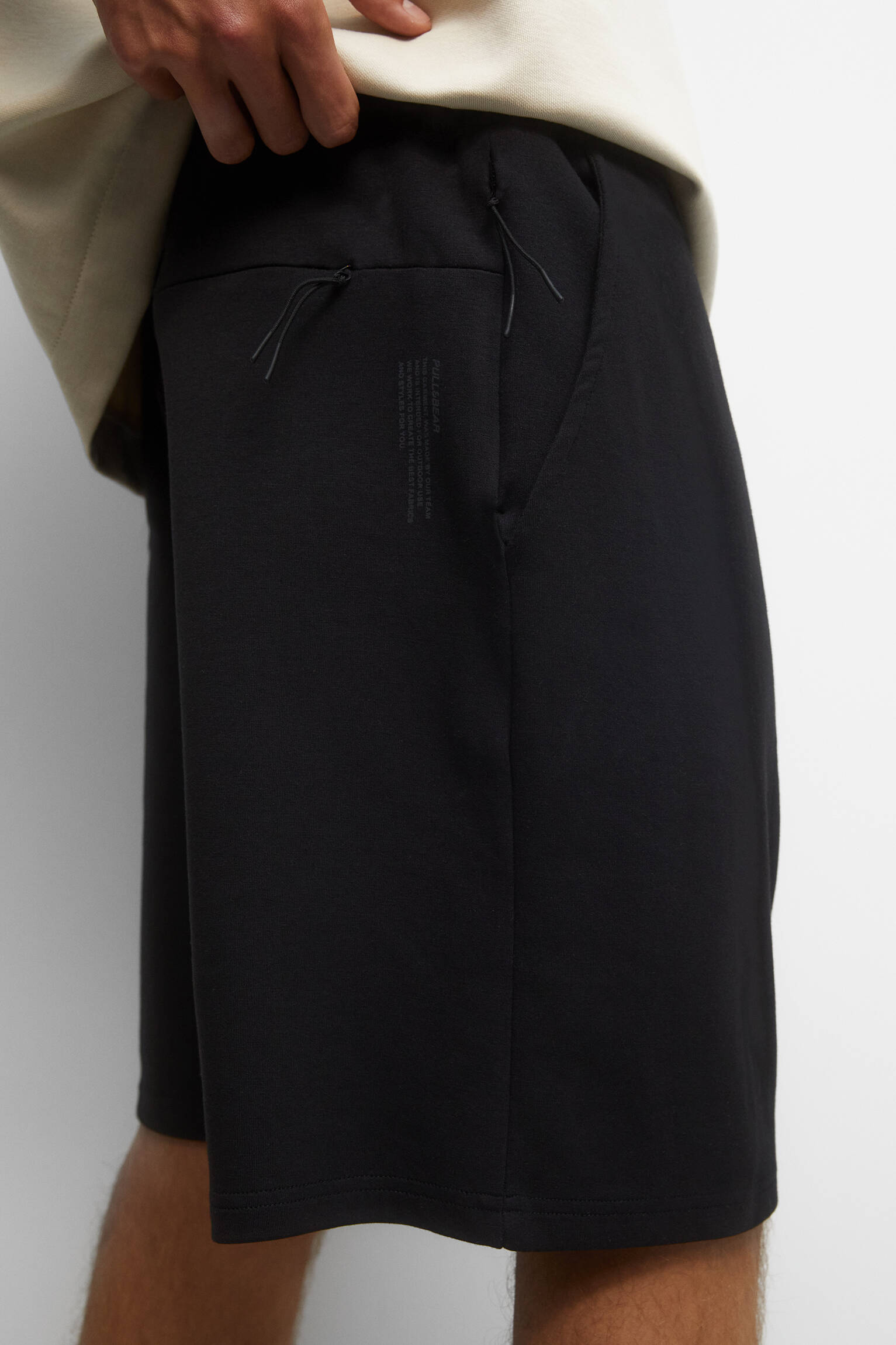 CONJUNTO DE MOLETOM BERMUDA - PRETO