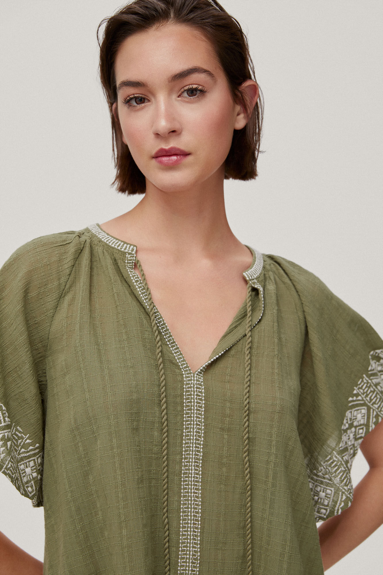 Blusa fluida bordada - Verde
